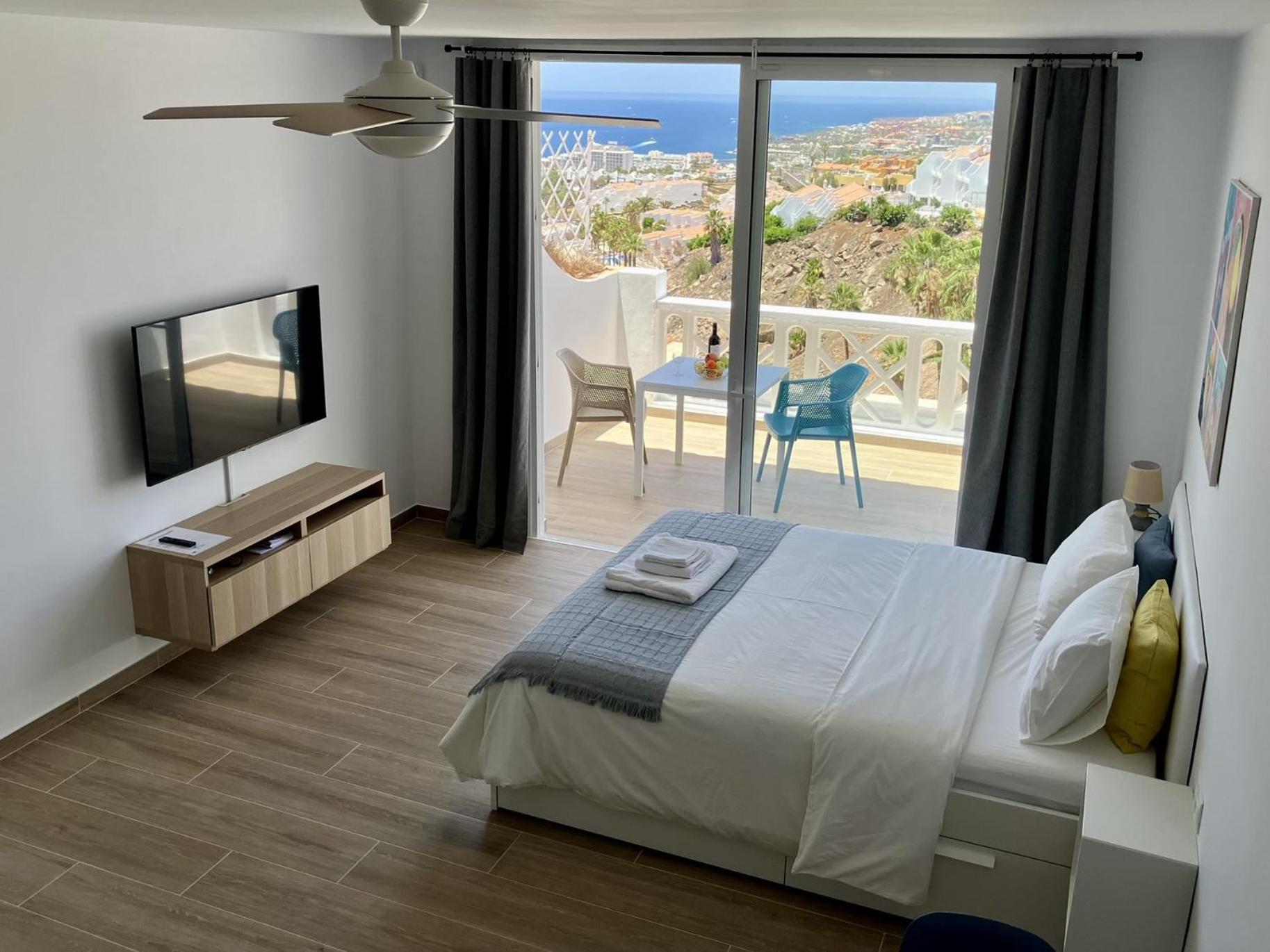 Costa Adeje - Modern Apartment With Terrace Views Of Ocean & Sunset Exterior photo